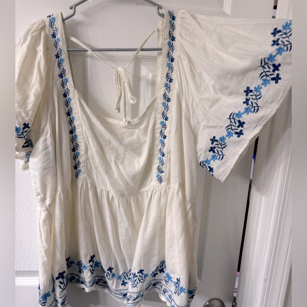 Old Navy Embroidered Blouse